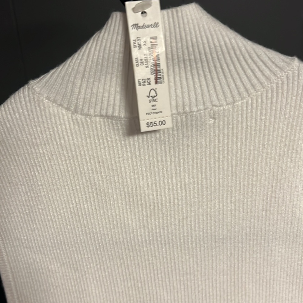 Mockneck sleeveless sweater - Picture 2 of 3